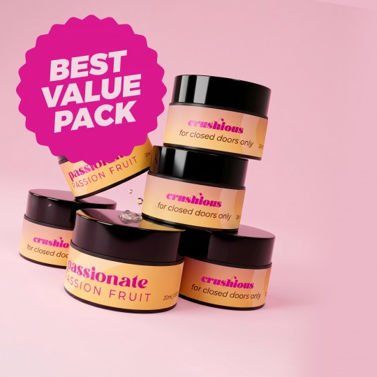 CONFEZIONE DA 5 + 1 GRATUITO CANDELA DA MASSAGGIO PASSIONATE CON FEROMONI E PROFUMO DI FRUTTA DELLA PASSIONE 20 ML CRUSHIOUS