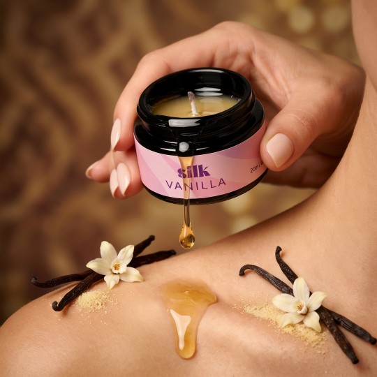 CRUSHIOUS SILK MASSAGE CANDLE WITH PHEROMONES AND VANILLA SCENT 20ML
