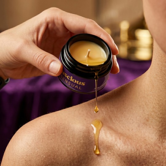 CRUSHIOUS LUSCIOUS MASSAGE CANDLE WITH PHEROMONES AND SENSUAL AROMA 20ML